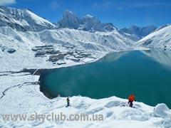 Трекинг в Непале к озерам Гокио, восхождение на Гокио Ри
