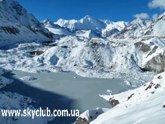 Трекинг в Непале к озерам Гокио, на леднике Нгозумба